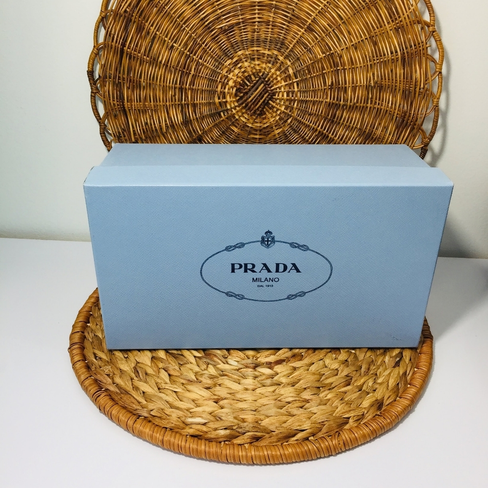 ❌ SOLD ❌Box, PRADA.  Empty shoe box - Picture 13 of 16